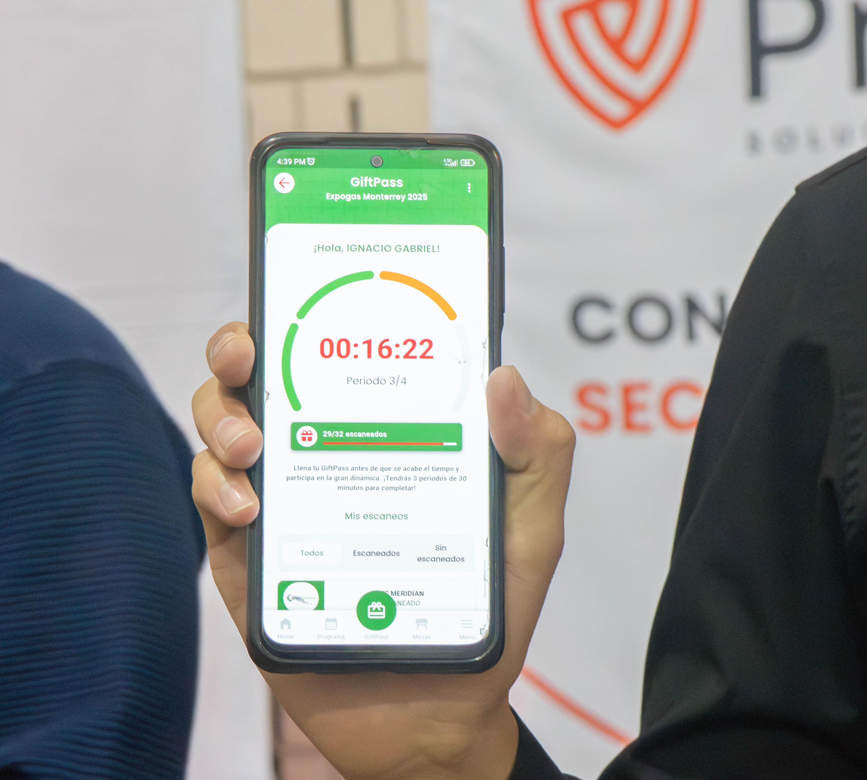 Usuario usando la app